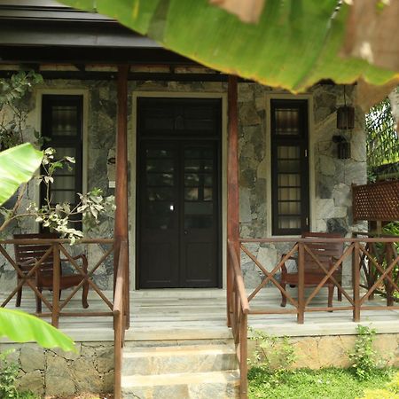 Villa Pinnawala Exterior photo
