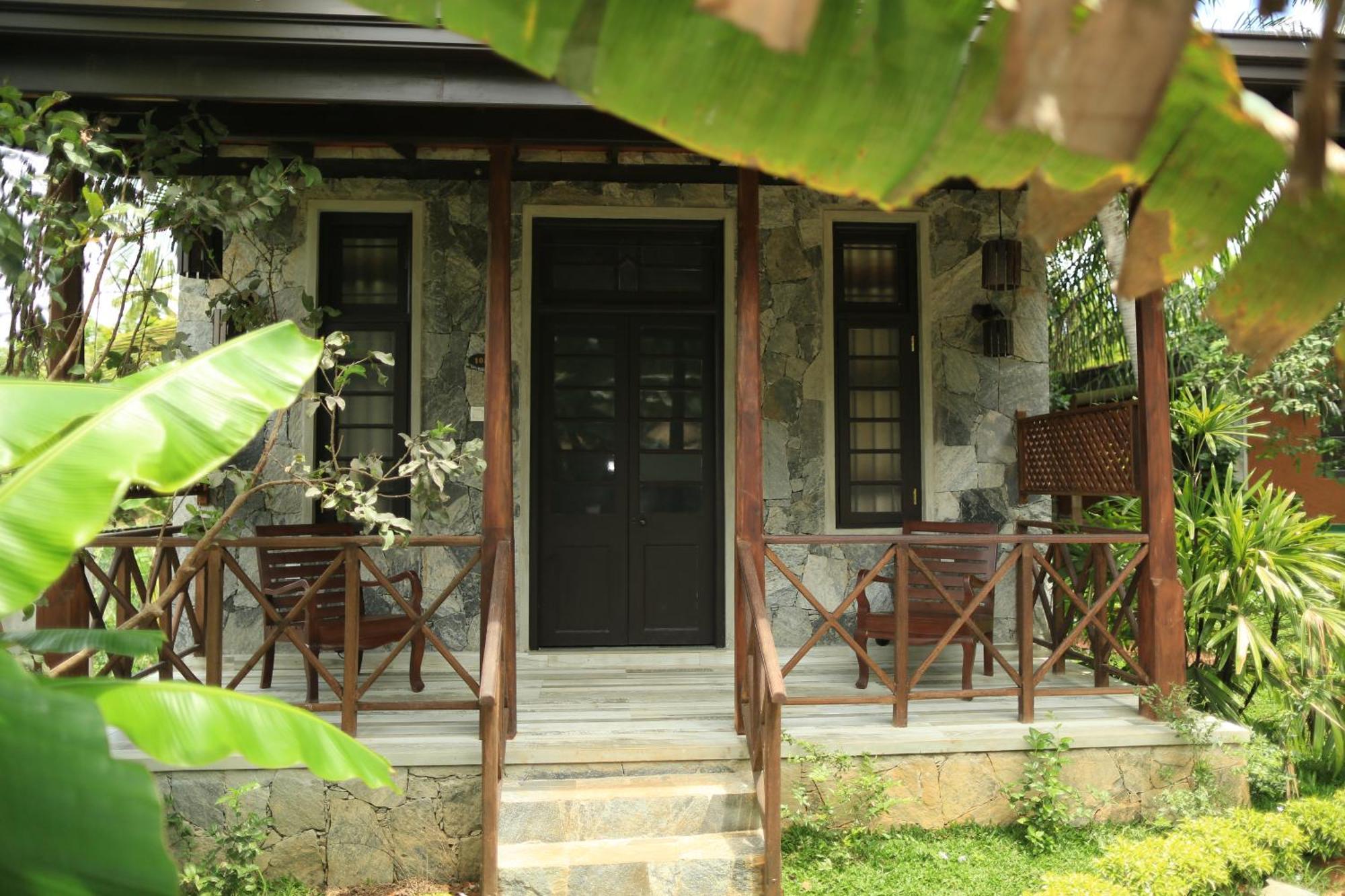 Villa Pinnawala Exterior photo