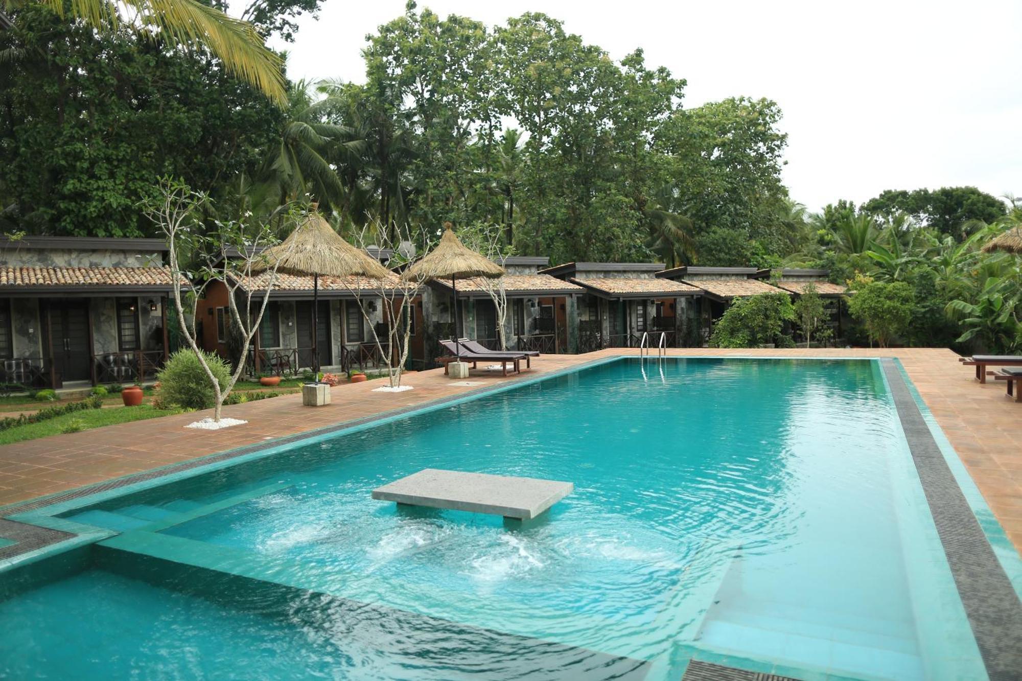 Villa Pinnawala Exterior photo