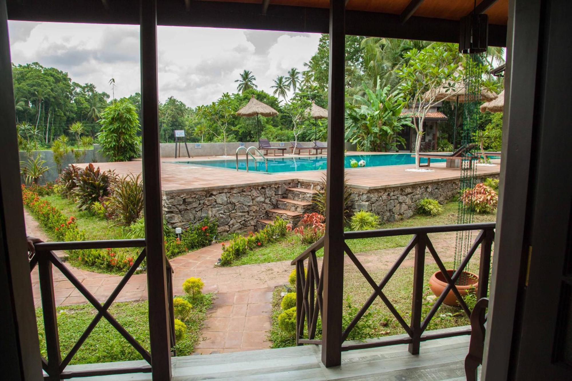 Villa Pinnawala Exterior photo