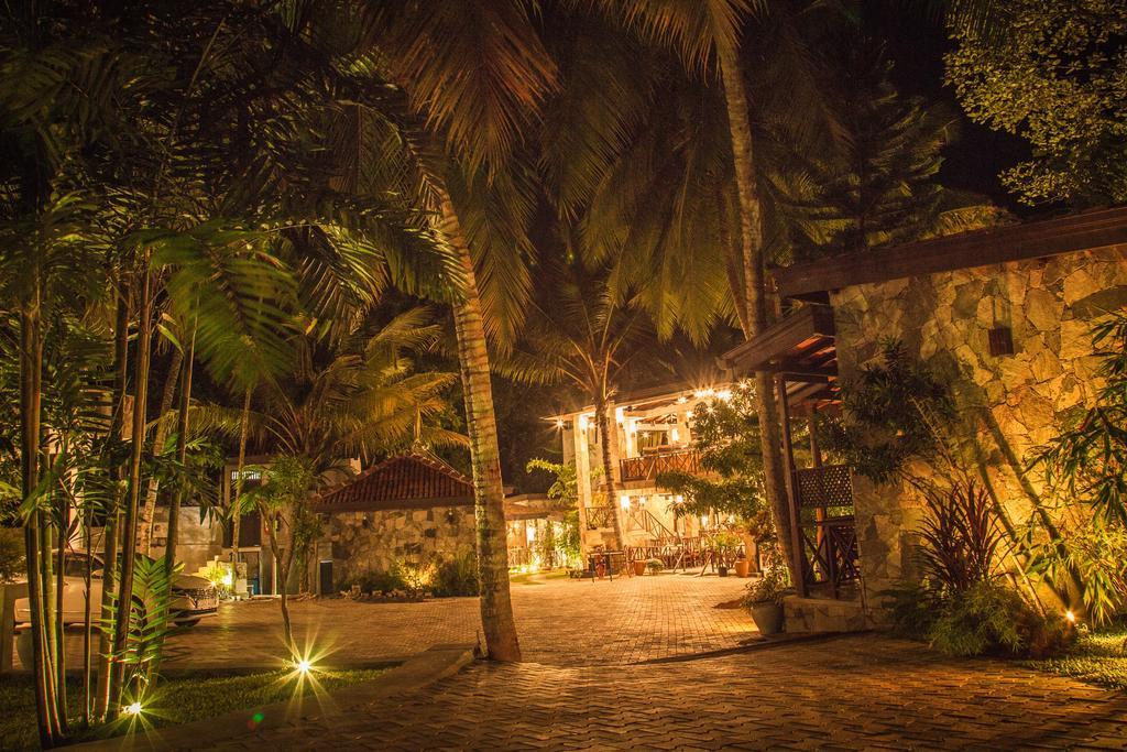 Villa Pinnawala Exterior photo