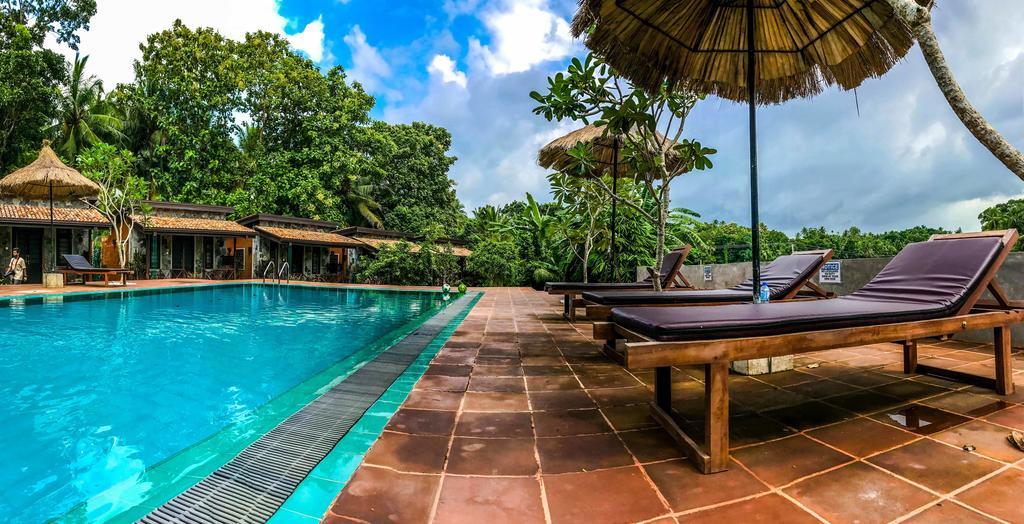 Villa Pinnawala Exterior photo