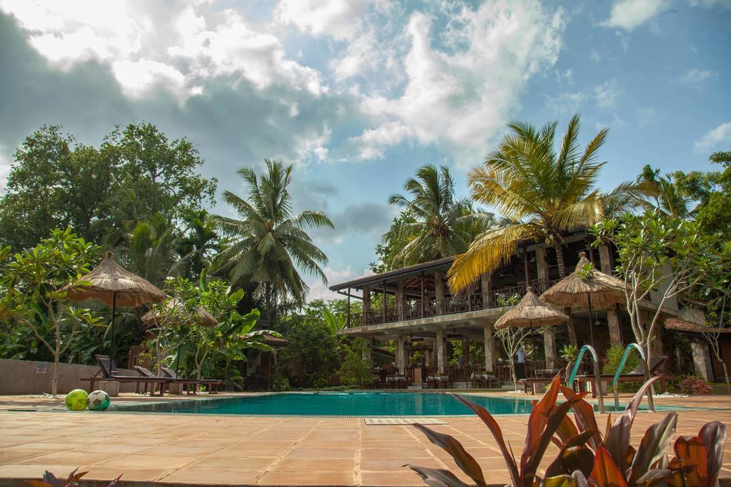 Villa Pinnawala Exterior photo